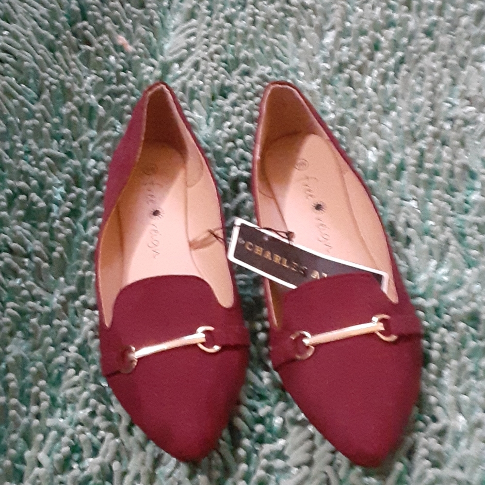 Flat sandals